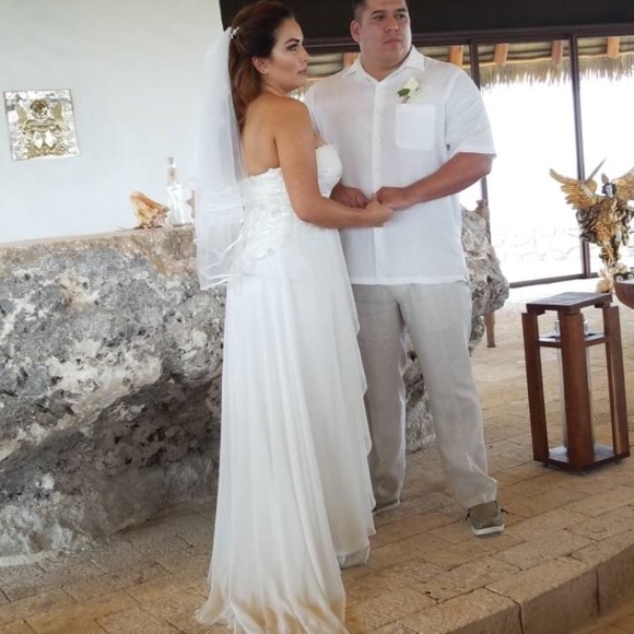 Dresses & Skirts - Beautiful Wedding Dress or special event dress